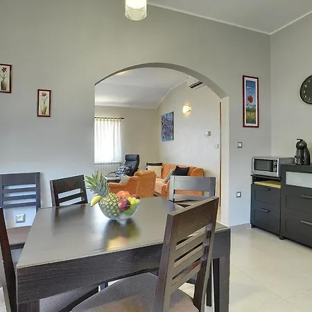 Villa Maria Betiga Peroj