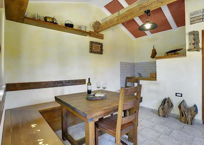 Maria Betiga Villa Peroj