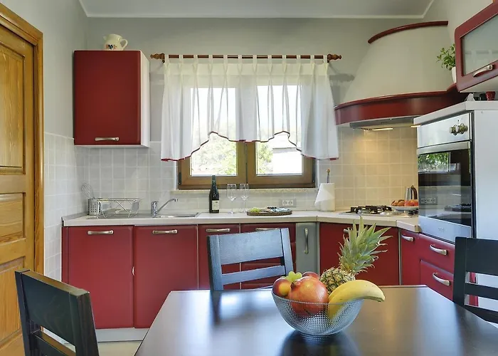 Maria Betiga Villa Peroj