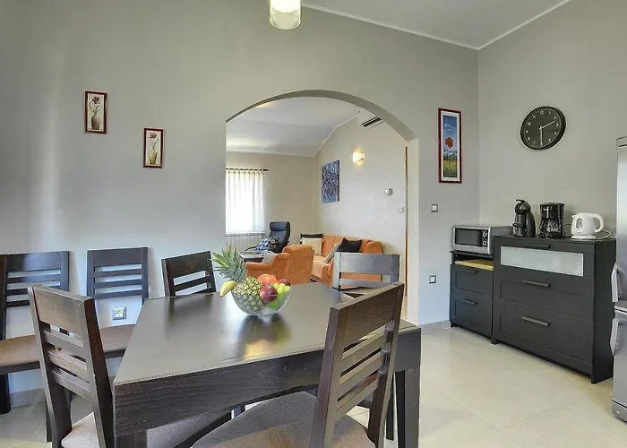 Villa Maria Betiga Peroj